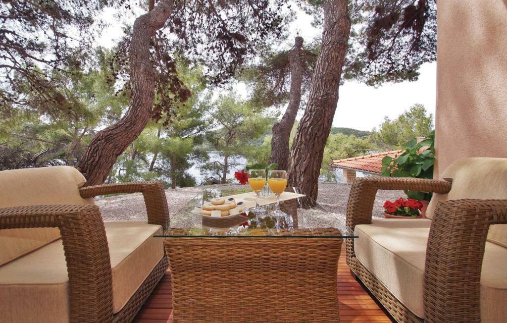 Beautiful Apartment By The Sea Prizba Exterior photo